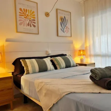 Magnifico Y Amplio Con Terraza * فوينخيرولا